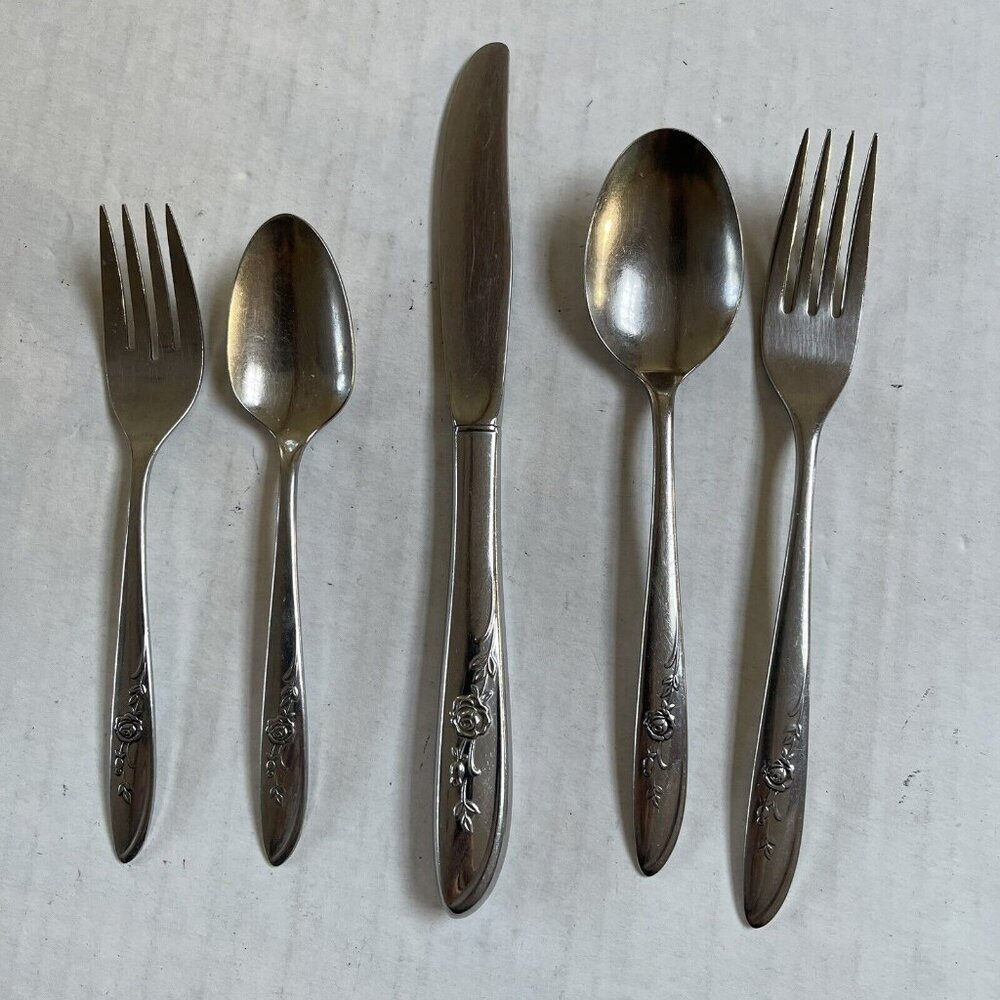 Oneida New Era Deluxe Stainless Flatware MY ROSE 5 pc Place Setting Spoon Fork